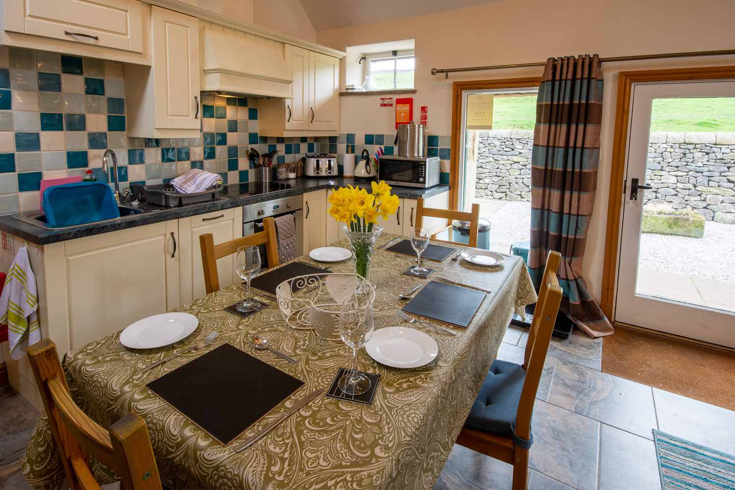 Lets-Go-Peak-District_Ashtree_Cottage_006 Hartington Holiday Cottage