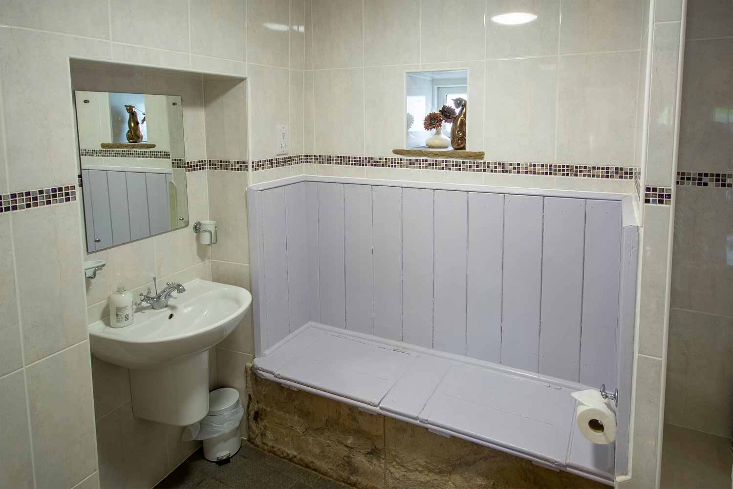 Lets-Go-Peak-District_Ashtree_Cottage_010 Hartington Holiday Cottage