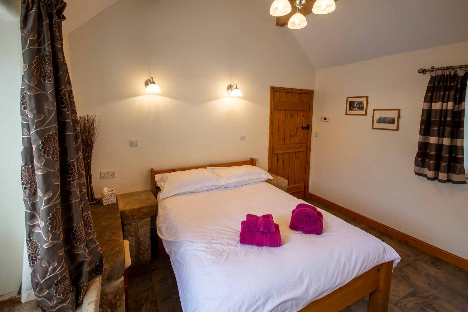 Lets-Go-Peak-District_Ashtree_Cottage_014 Hartington Holiday Cottage