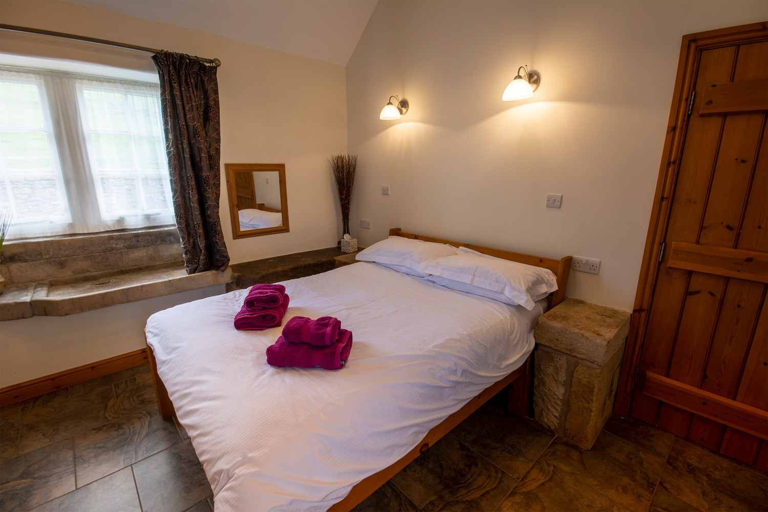 Lets-Go-Peak-District_Ashtree_Cottage_016 Hartington Holiday Cottage