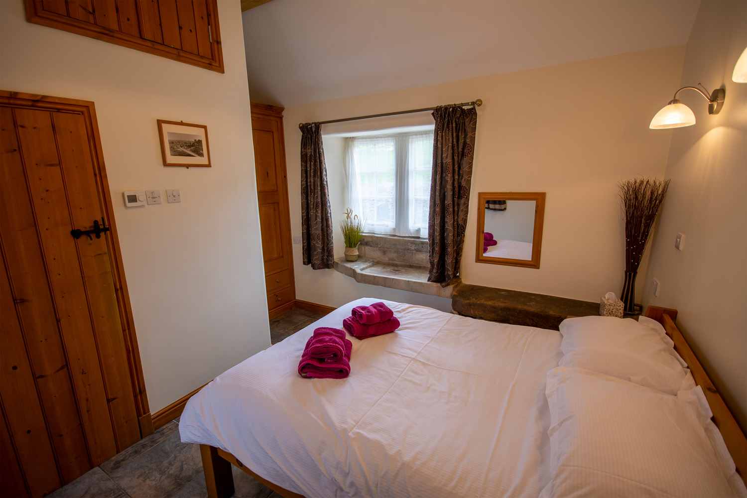 Lets-Go-Peak-District_Ashtree_Cottage_017 Hartington Holiday Cottage